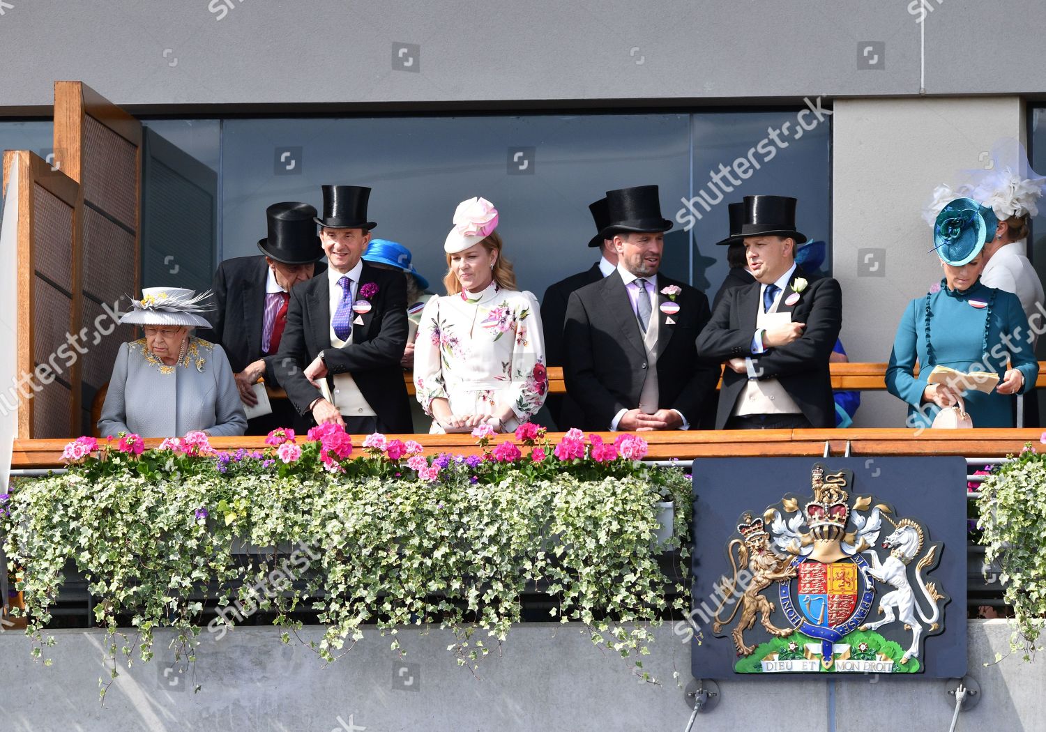royal-ascot-ladies-day-uk-shutterstock-editorial-10317651bn.jpg