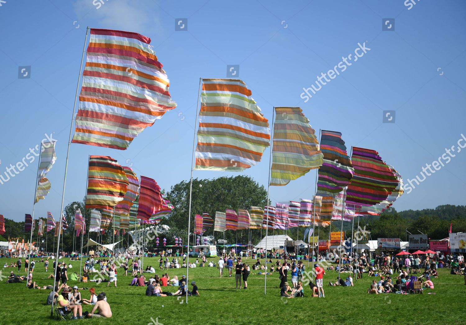 Festivalgoers Relax On First Day Glastonbury Editorial Stock Photo ...