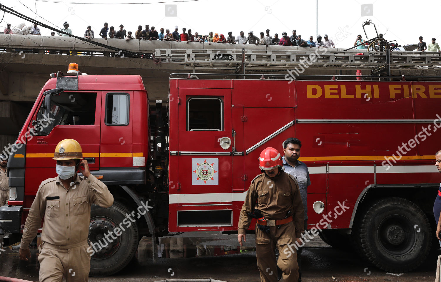 Indian Firefighters Douse Fire That Broke Out Editorial Stock