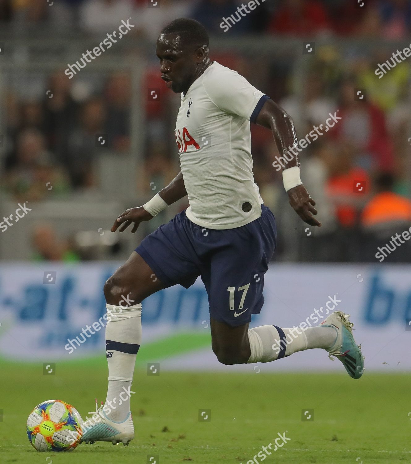 Moussa Sissoko Tottenham Hotspur Foto Editorial En Stock Imagen En Stock Shutterstock