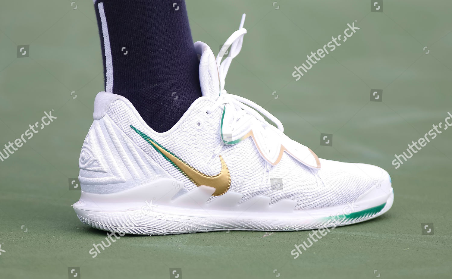 nick kyrgios tennis shoes