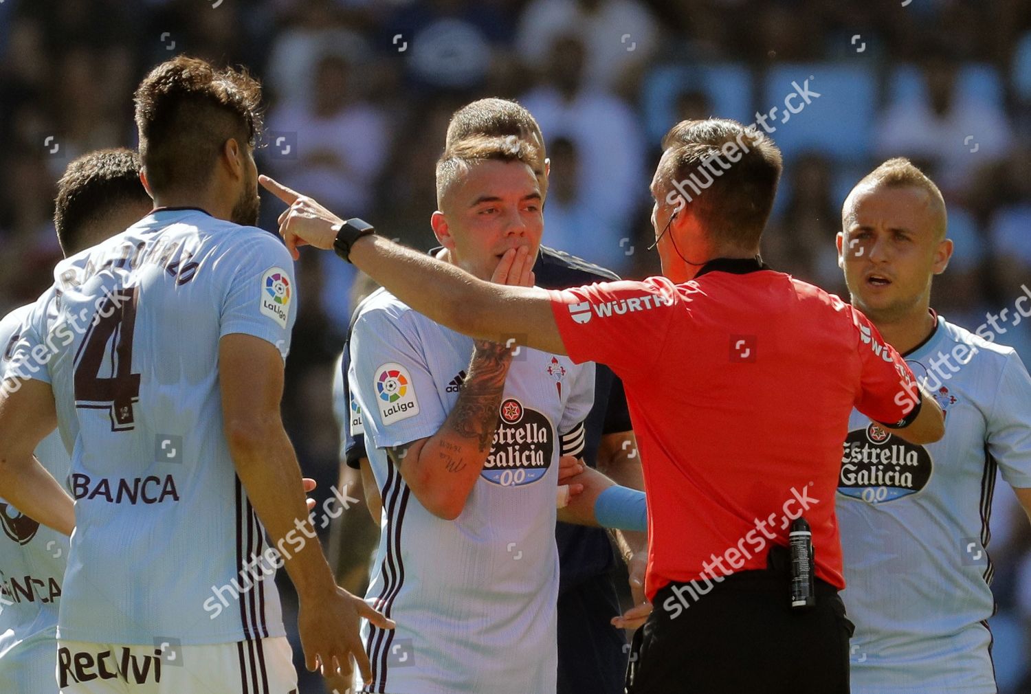 Celta Vigo Players Argue Referee Javier Estrada Redaktionelles Stockfoto Stockbild Shutterstock