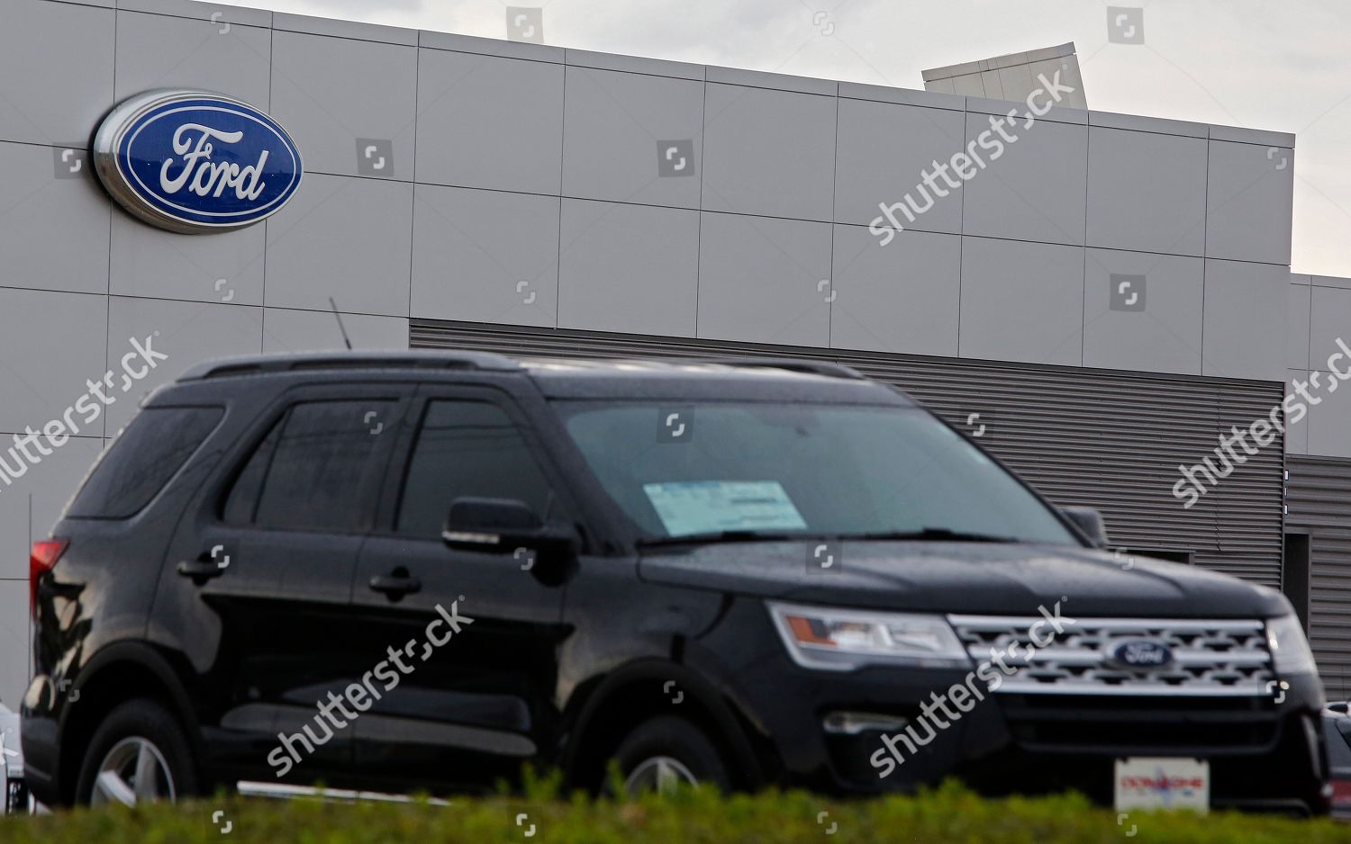 Ford Suv Sits Ford Dealership Greenville Texas Editorial Stock Photo Stock Image Shutterstock