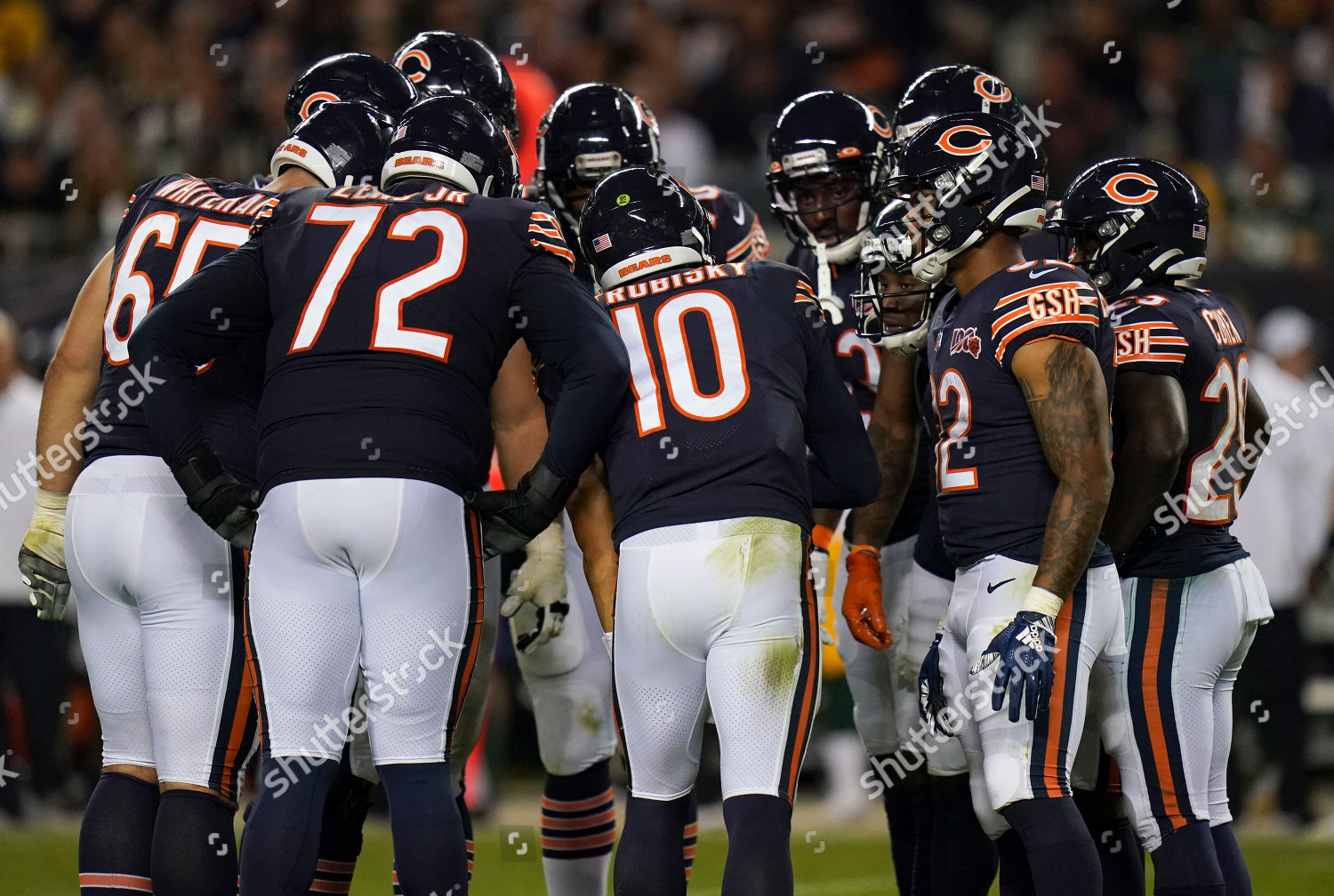 Bears Huddle  Nfl chicago bears, Chicago bears football, Chicago bears