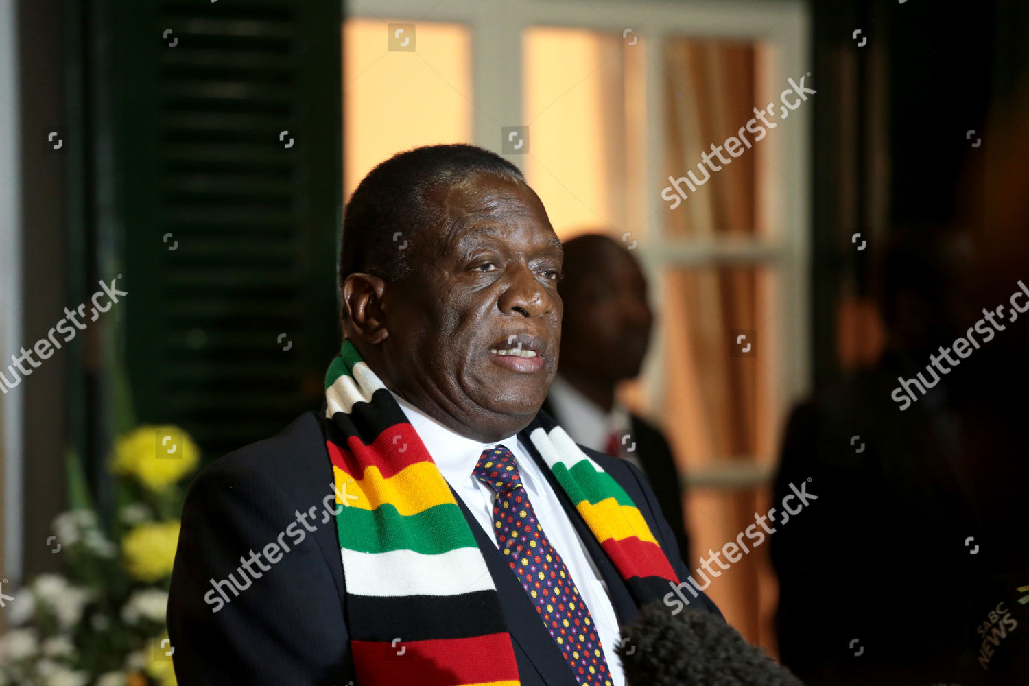 Zimbabwean President Emmerson Mnangagwa Addresses Press Conference 新闻传媒库存照片 库存图片 Shutterstock