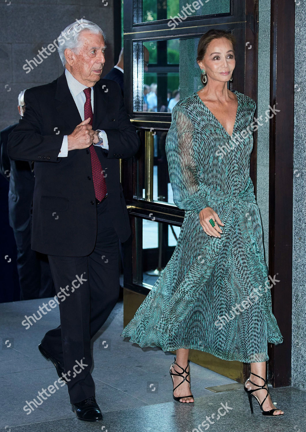 Isabel Preysler Mario Vargas Llosa Foto Editorial En Stock Imagen En Stock Shutterstock