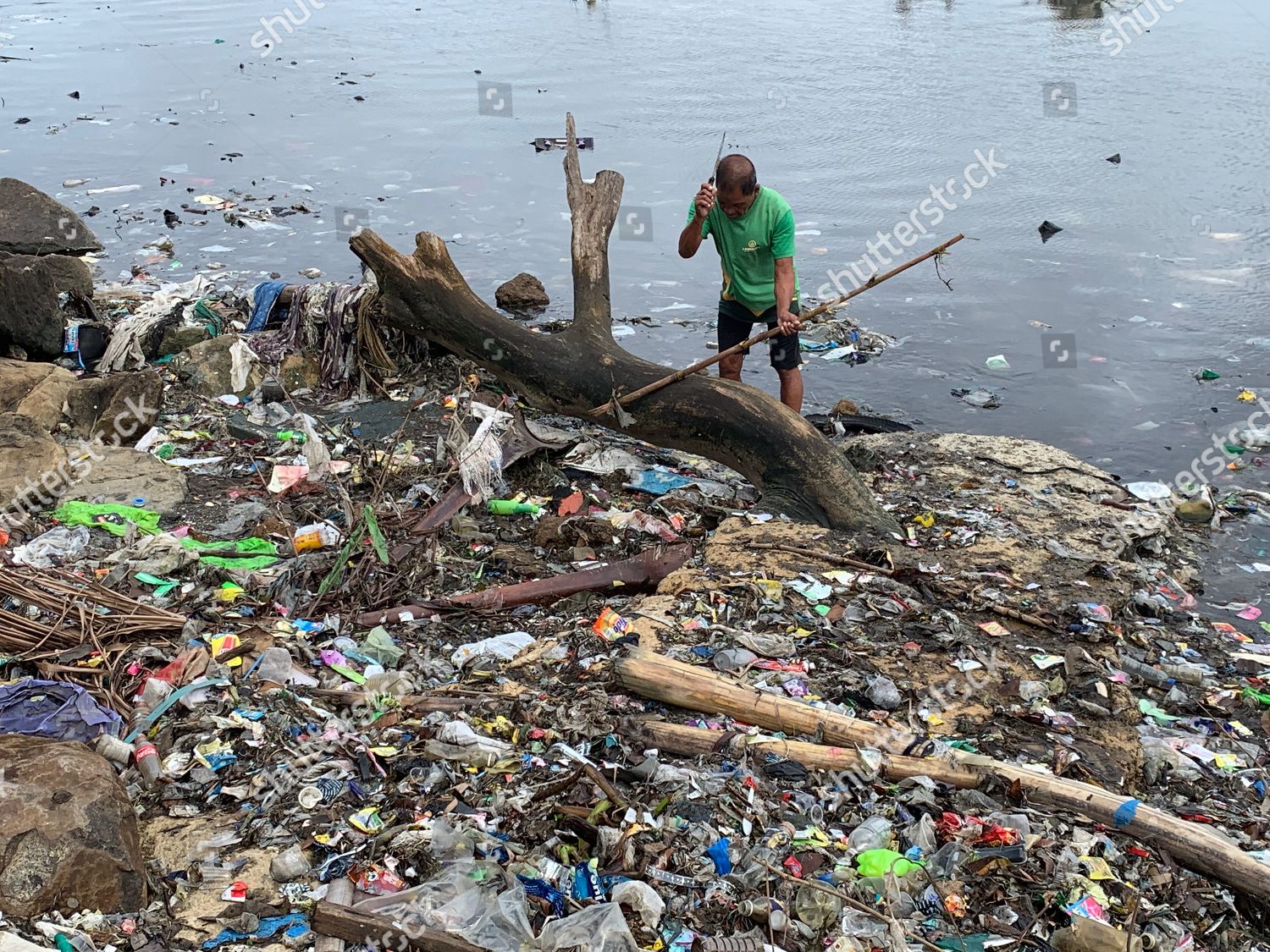 Filipino Villager Chops Firewoods Amongst Trash Editorial Stock Photo Stock Image Shutterstock