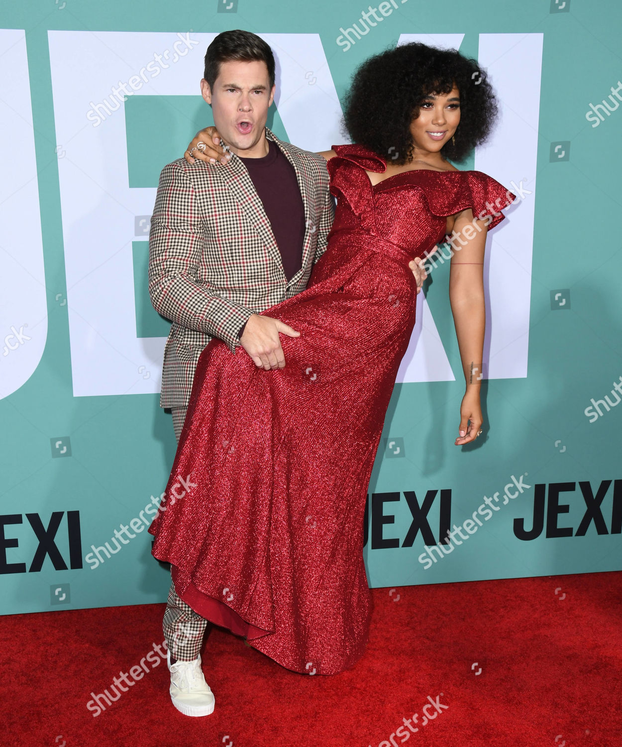 Adam Devine Alexandra Shipp Redaktionelles Stockfoto Stockbild Shutterstock