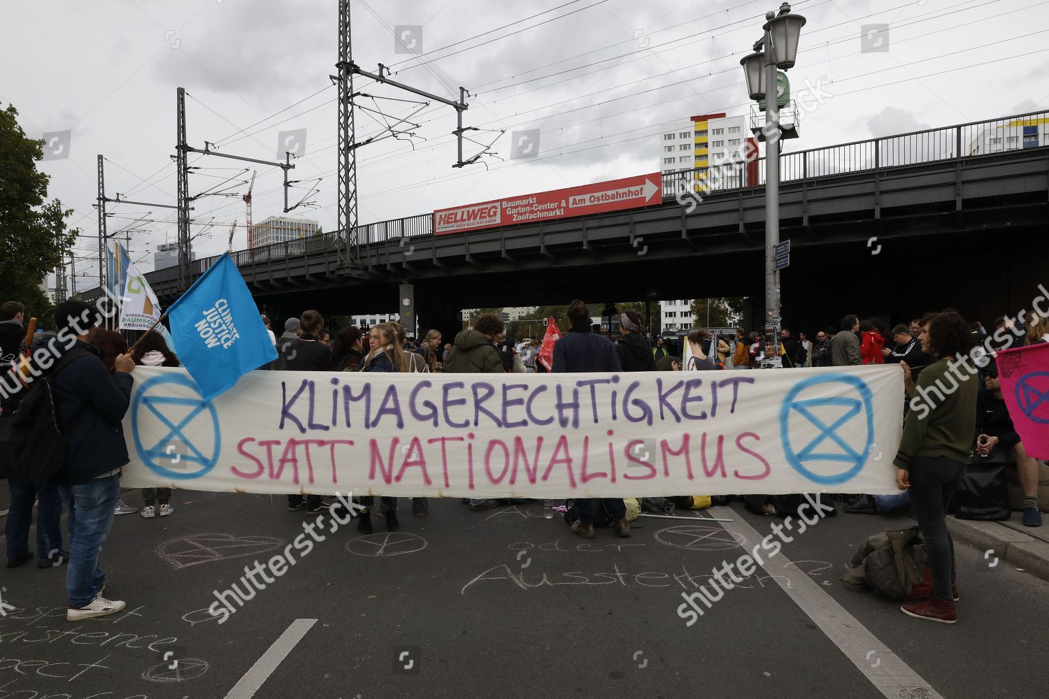 Supporters Extinction Rebellion Block Muehlendamm Mill Dam