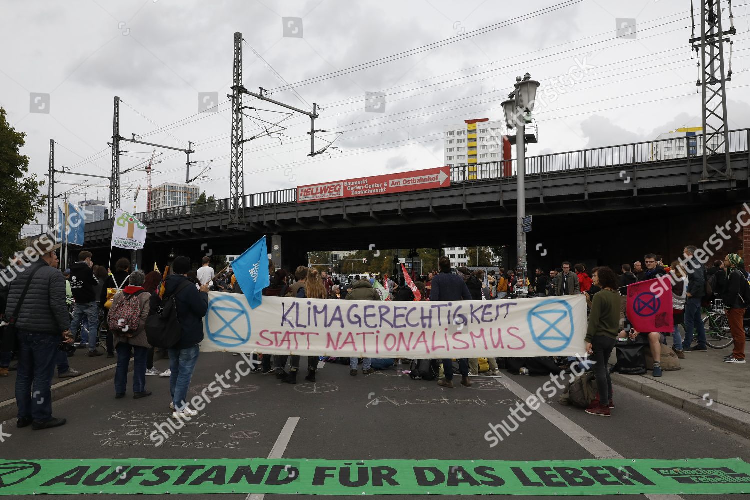 Supporters Extinction Rebellion Block Muehlendamm Mill Dam