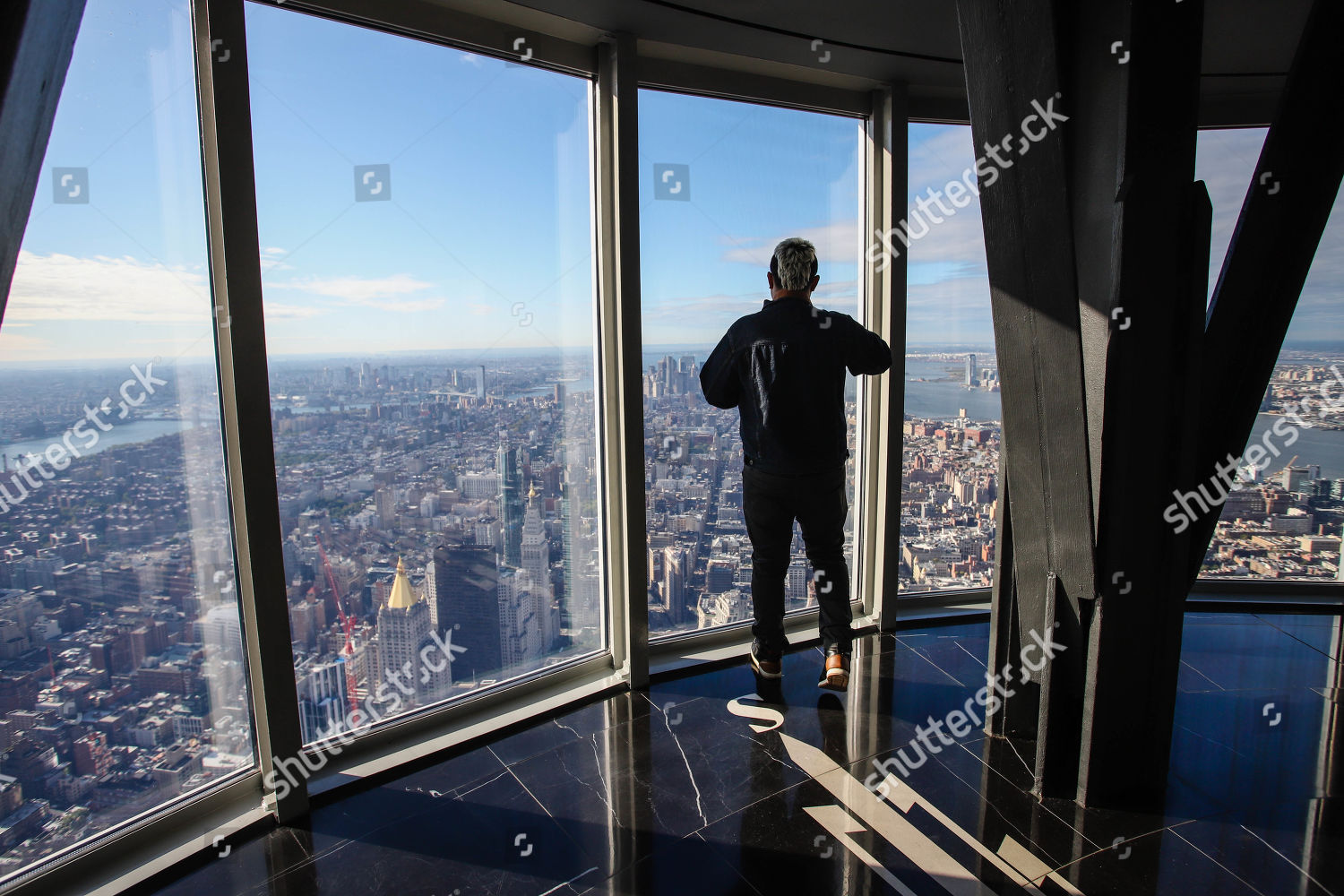 View Manhattan Newly Renovated 102nd Floor Empire Editorial