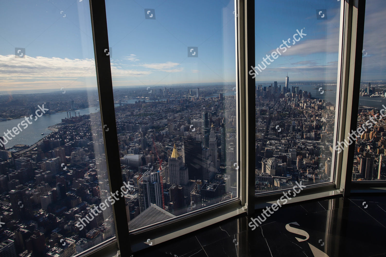 View Manhattan Newly Renovated 102nd Floor Empire Editorial