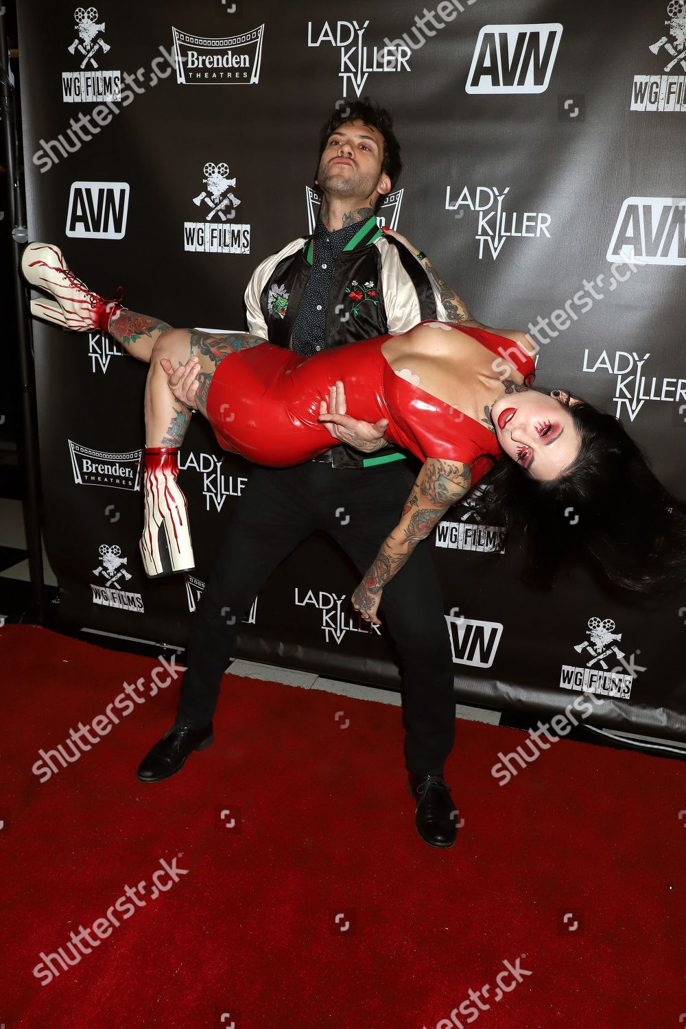 File:Joanna Angel and Small Hands at Inked Awards 2015