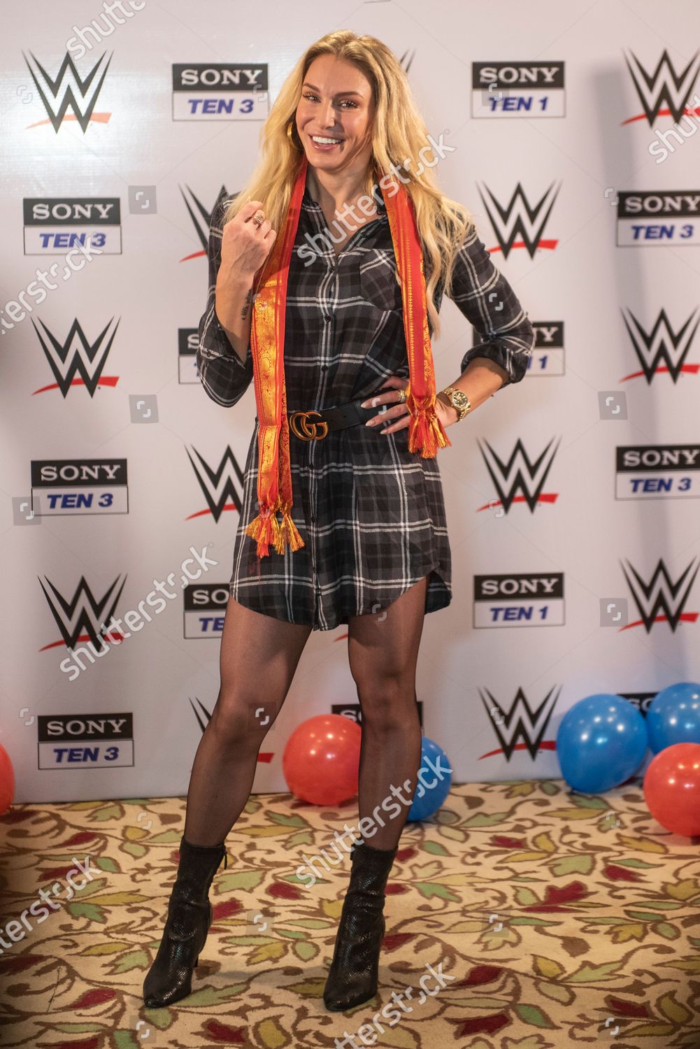 10time Wwe Womens Champion Charlotte Flair Gestures Foto Editorial En Stock Imagen En Stock Shutterstock