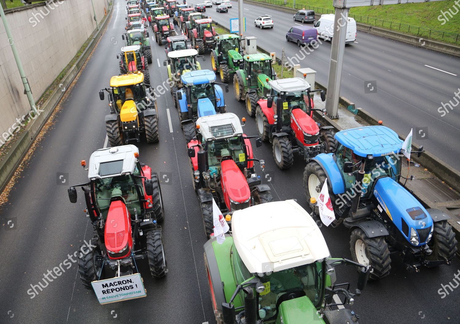 French Farmers Block Parisian Ring Road Editorial Stock Photo - Stock ...