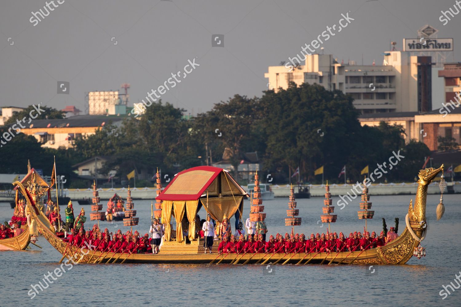 Royal Barge Suphannahong Meaning Golden Swan Carries Editorial Stock Photo Stock Image Shutterstock