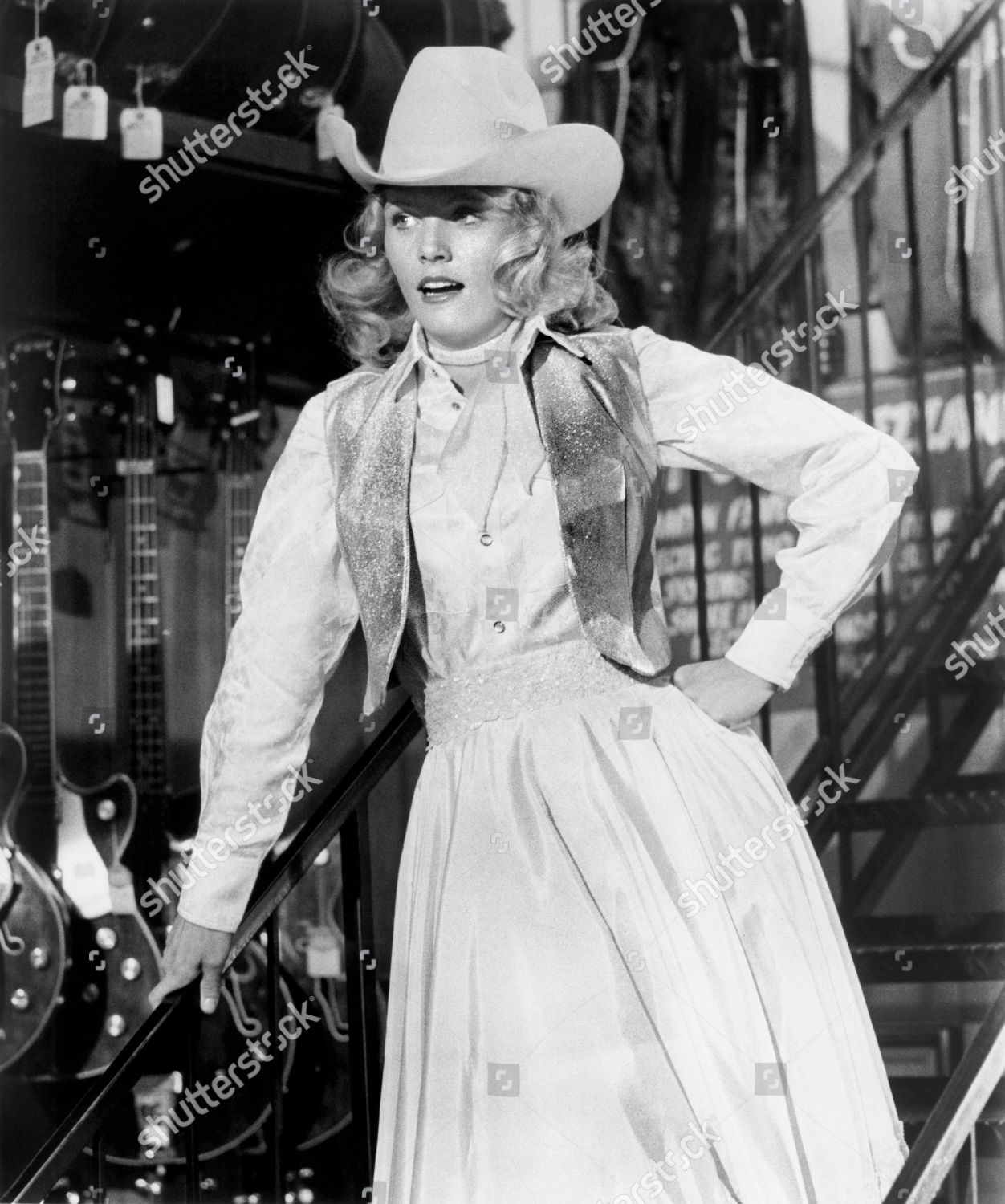 Who Is Conny Van Dyke Related To 27 - 7wy832u