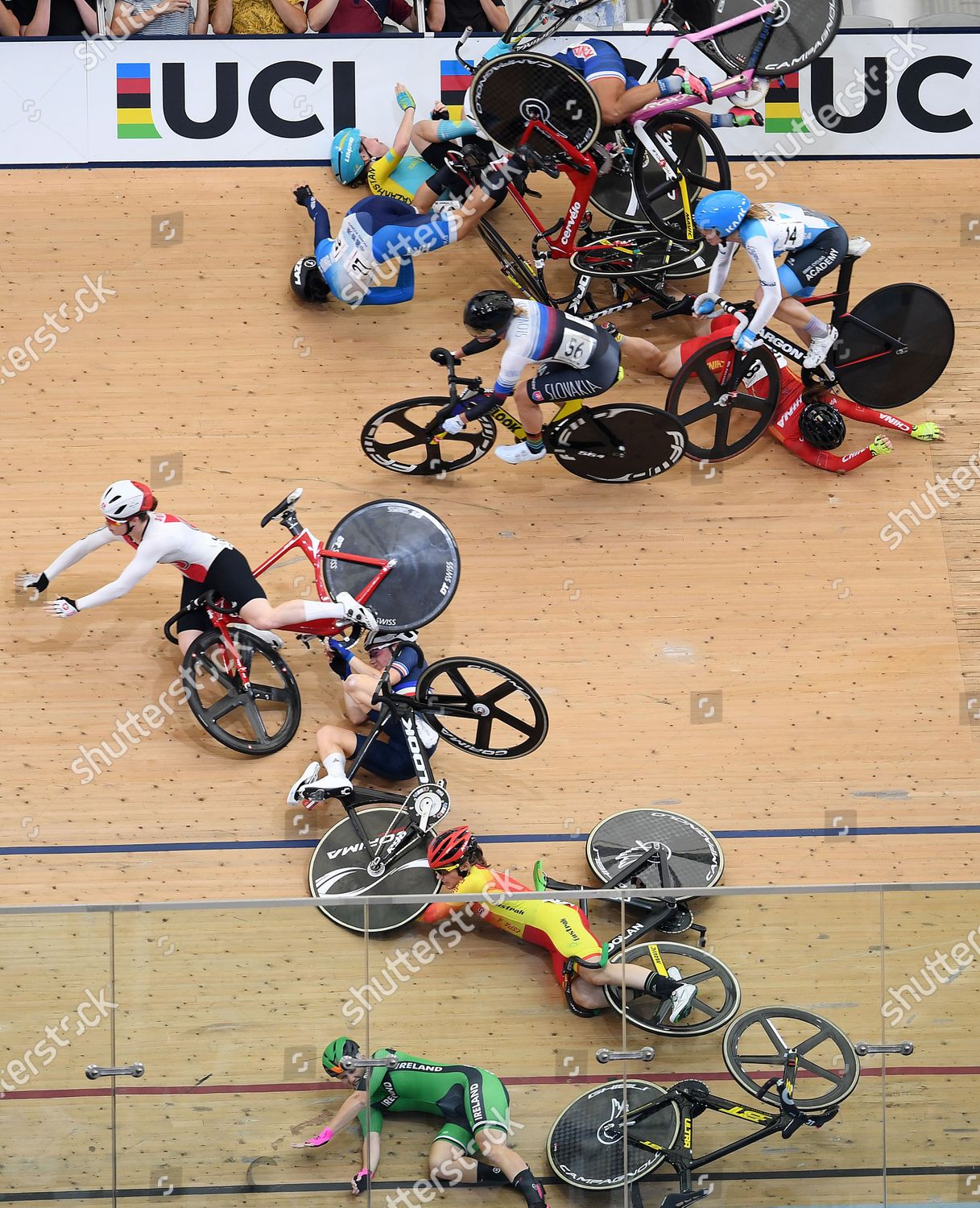 Riders crash during womens Scratch race Editorial Photo - Stock Image |