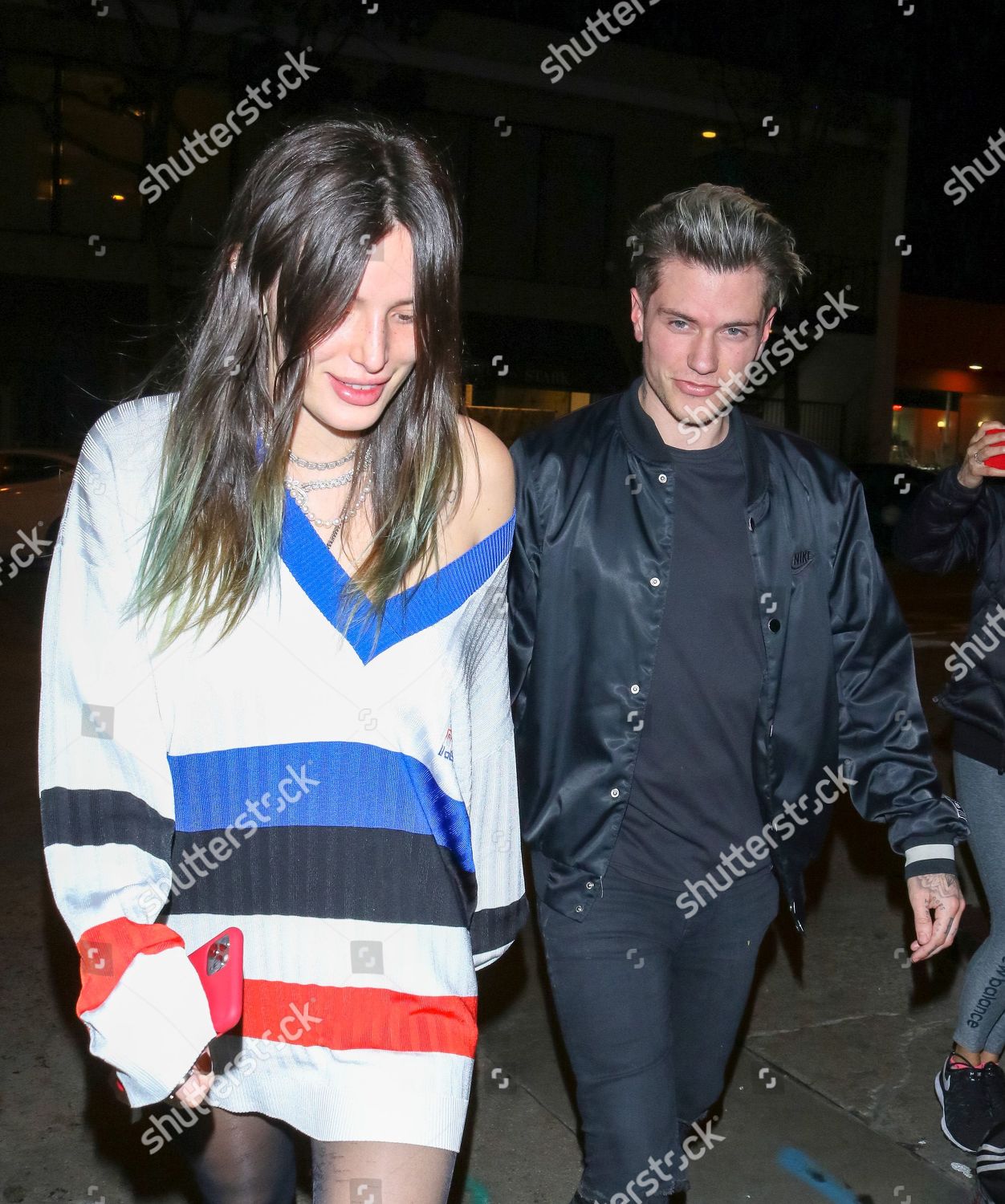 Bella Thorne Benjamin Mascolo outside Craigs Restaurant Redaktionelles