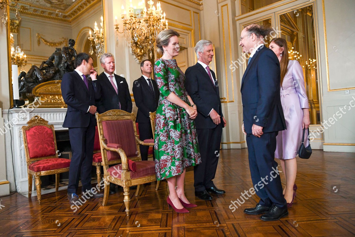 CASA REAL BELGA - Página 93 King-philippe-and-queen-mathilde-receive-the-heads-of-diplomatic-missions-brussels-belgium-shutterstock-editorial-10525487i