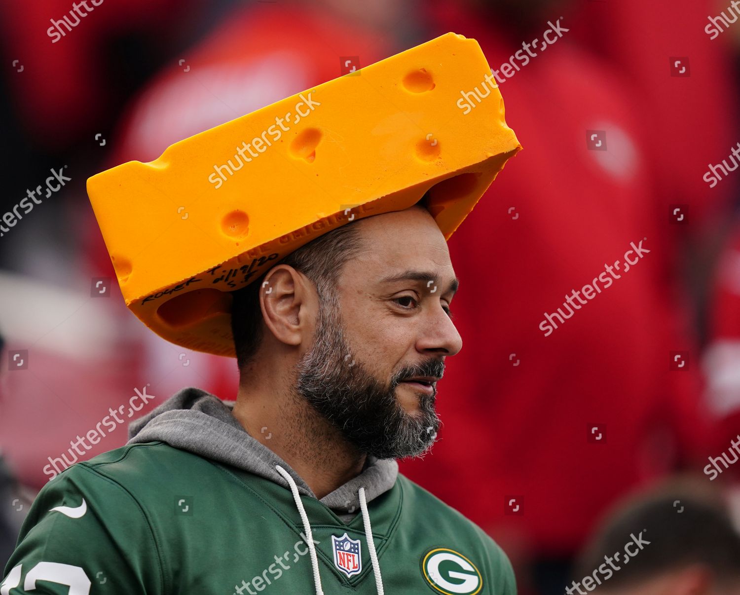 Why do Green Bay Packers fans wear cheese heads?