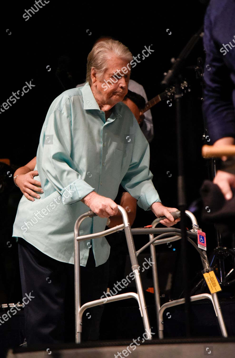 ¿Qué Estás Escuchando? - Página 2 Brian-wilson-in-concert-miami-florida-usa-shutterstock-editorial-10529594g