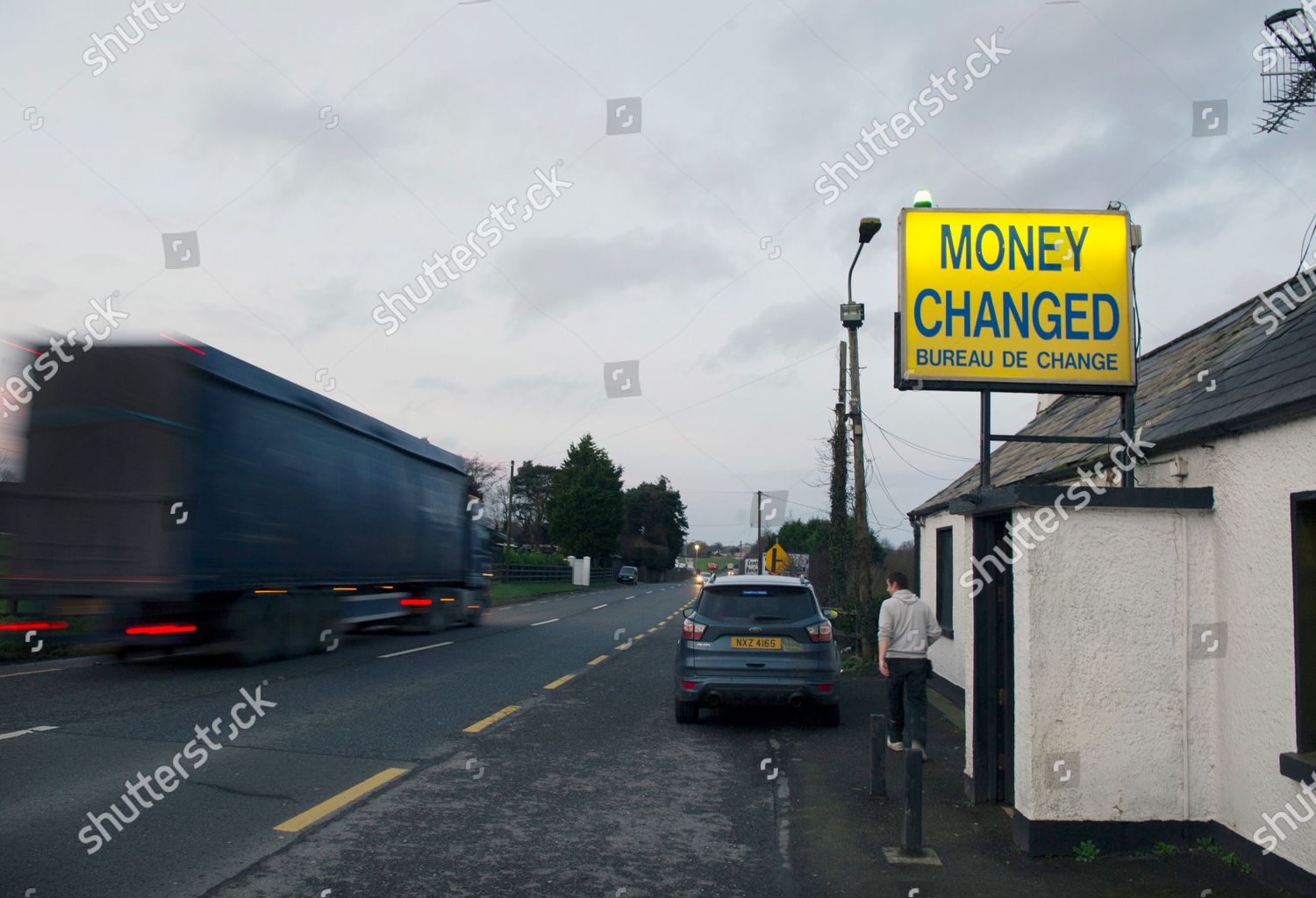 Bureau De Change Pictured On Irish Border Editorial Stock Photo Stock Image Shutterstock