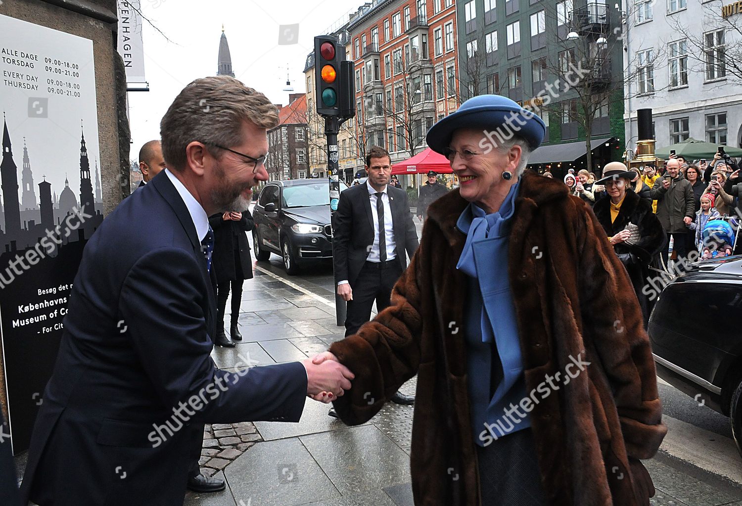 CASA REAL DE DINAMARCA - Página 75 Queen-margrethe-visits-the-copenahgen-musem-denmark-shutterstock-editorial-10550663d