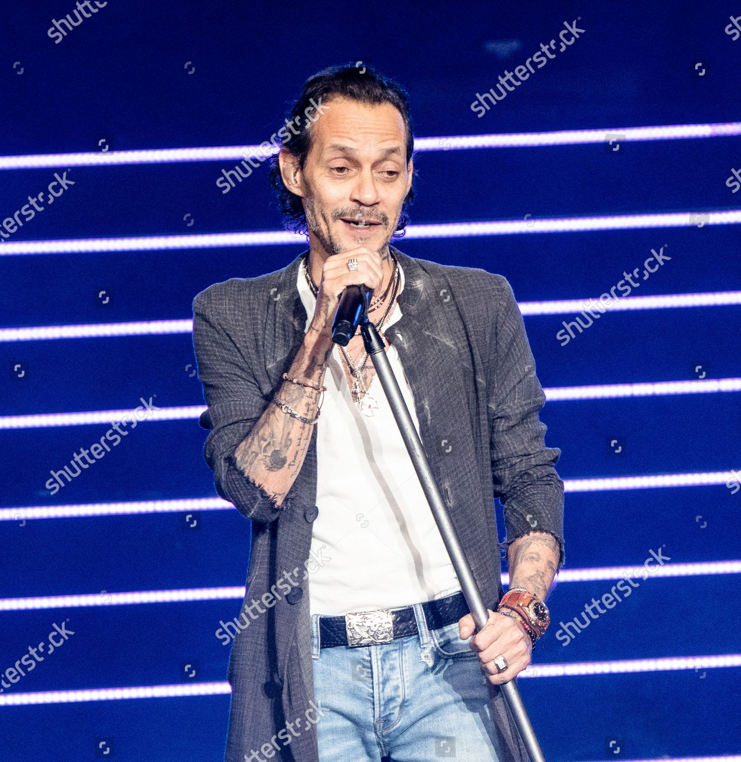 GUAPOS... O NO (y análisis de pollas) - Página 18 Marc-anthony-in-concert-on-his-opus-tour-new-jersey-usa-shutterstock-editorial-10557991aq