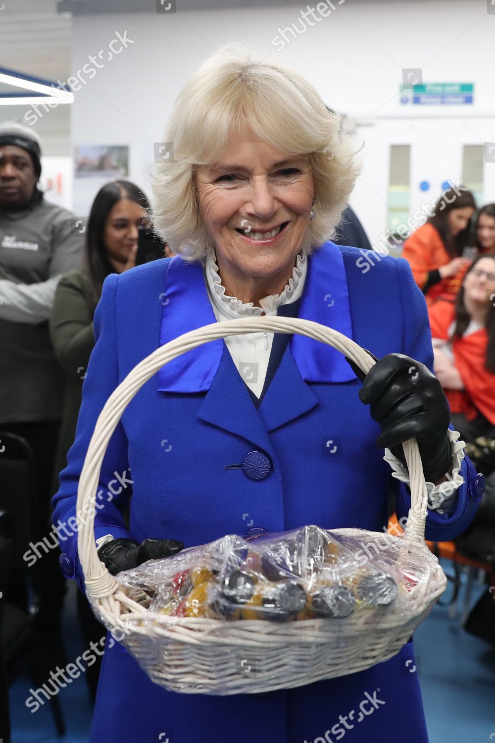 CASA REAL BRITÁNICA - Página 27 Camilla-duchess-of-cornwall-visit-to-brent-london-uk-shutterstock-editorial-10561335m