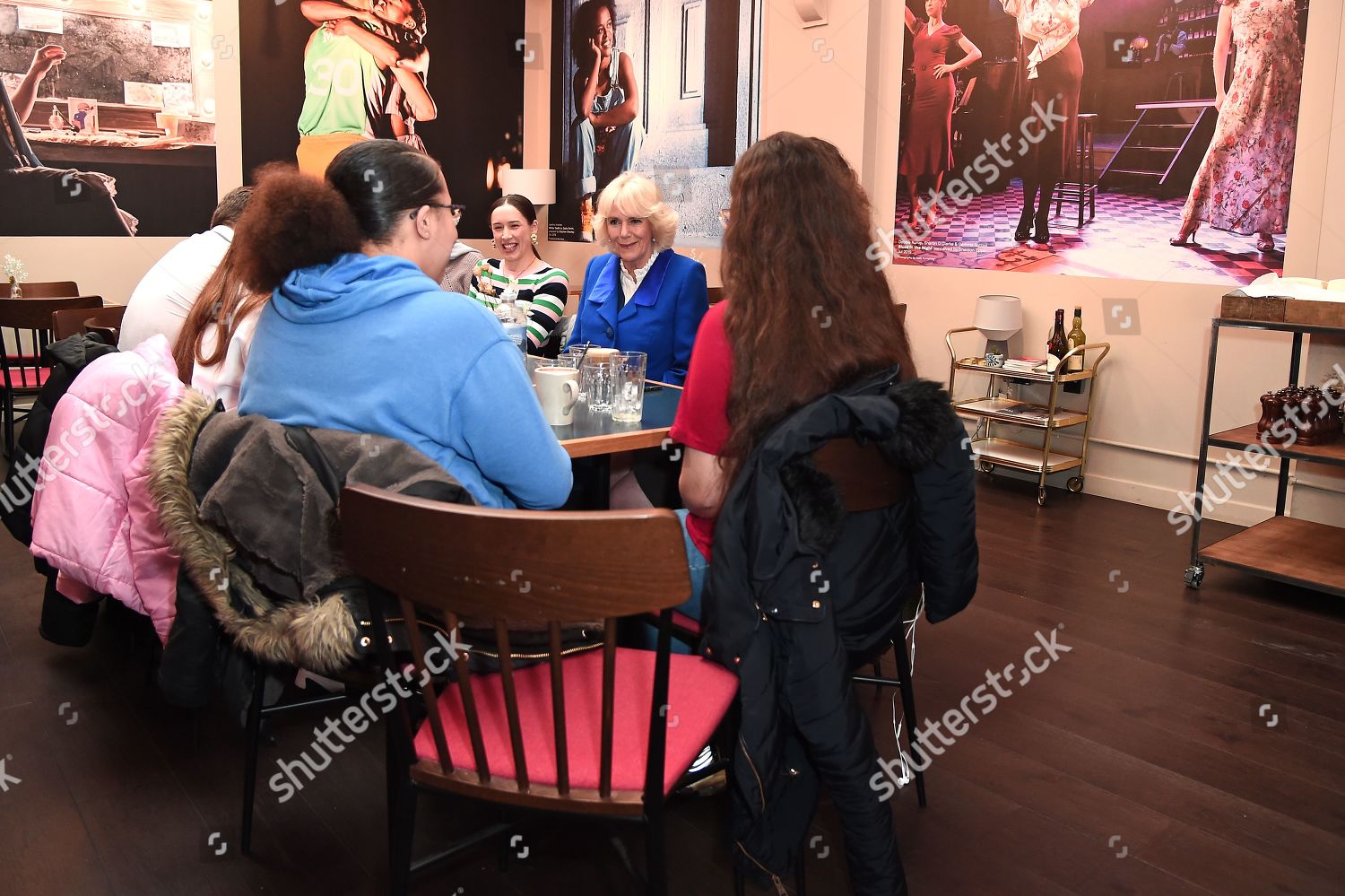 CASA REAL BRITÁNICA - Página 27 Camilla-duchess-of-cornwall-visit-to-brent-london-uk-shutterstock-editorial-10561384ag