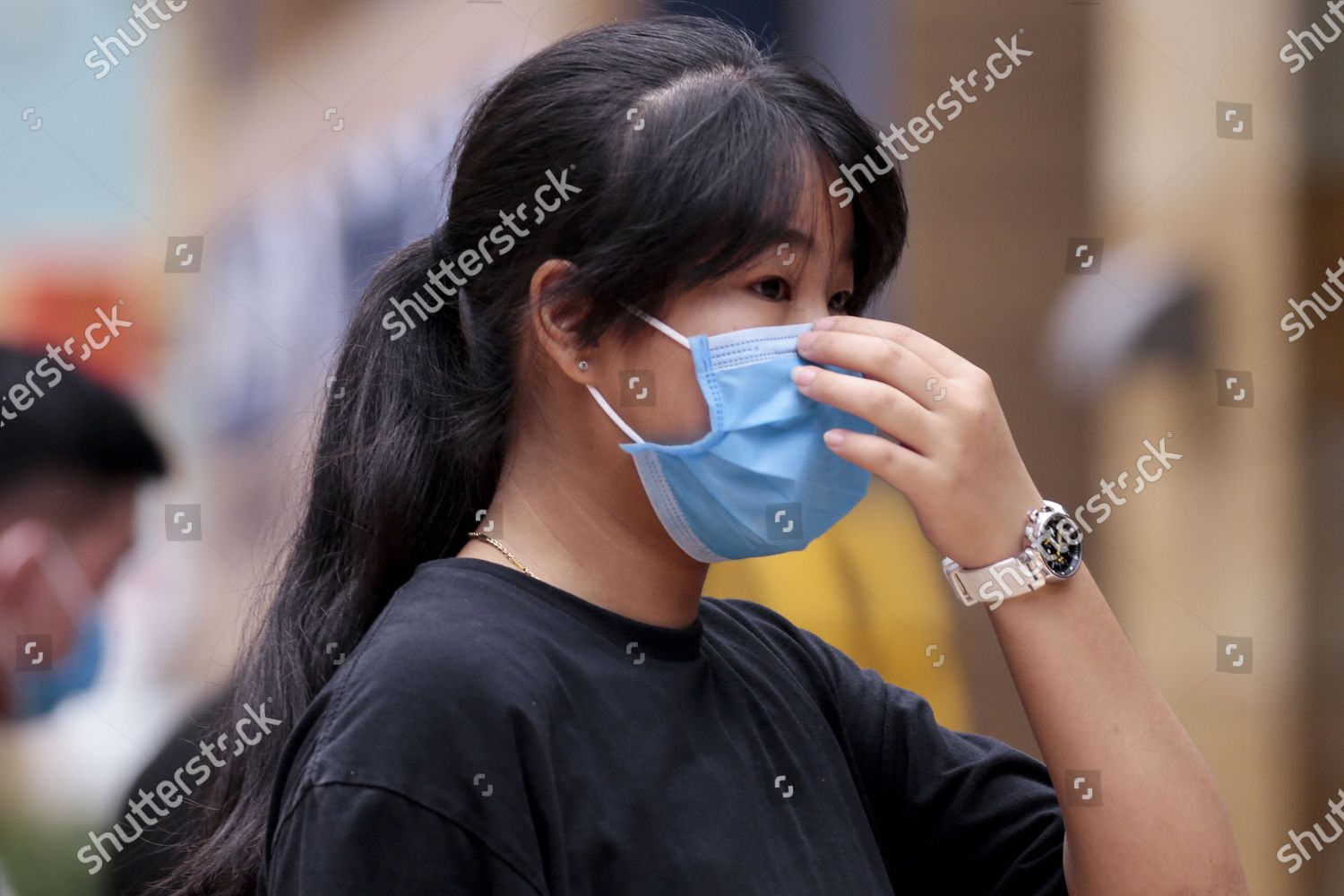 Woman Adjusts Her Face Mask Resorts World Editorial Stock Photo Stock Image Shutterstock