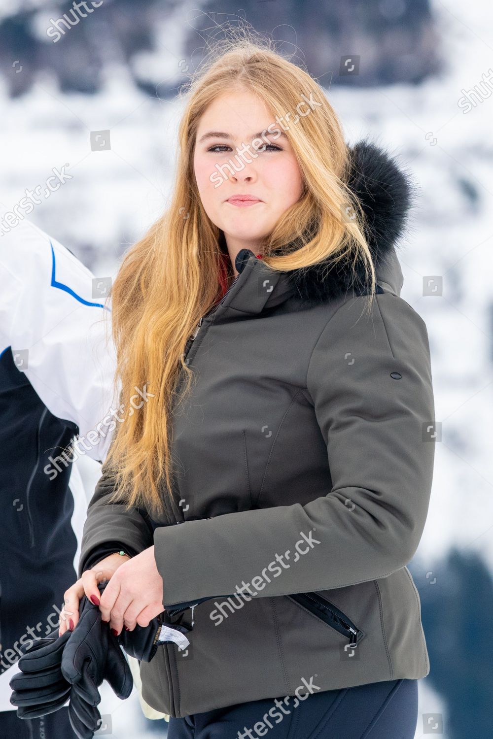 dutch-royal-family-winter-holiday-photocall-lech-austria-shutterstock-editorial-10566567ak.jpg