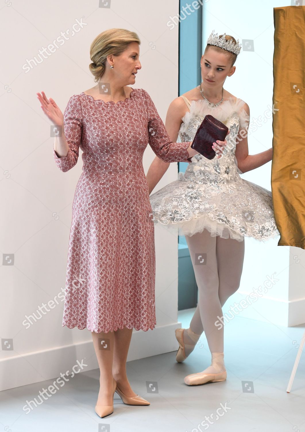 CASA REAL BRITÁNICA - Página 33 Sophie-countess-of-wessex-opens-a-new-studio-for-central-school-of-ballet-london-uk-shutterstock-editorial-10568616aj