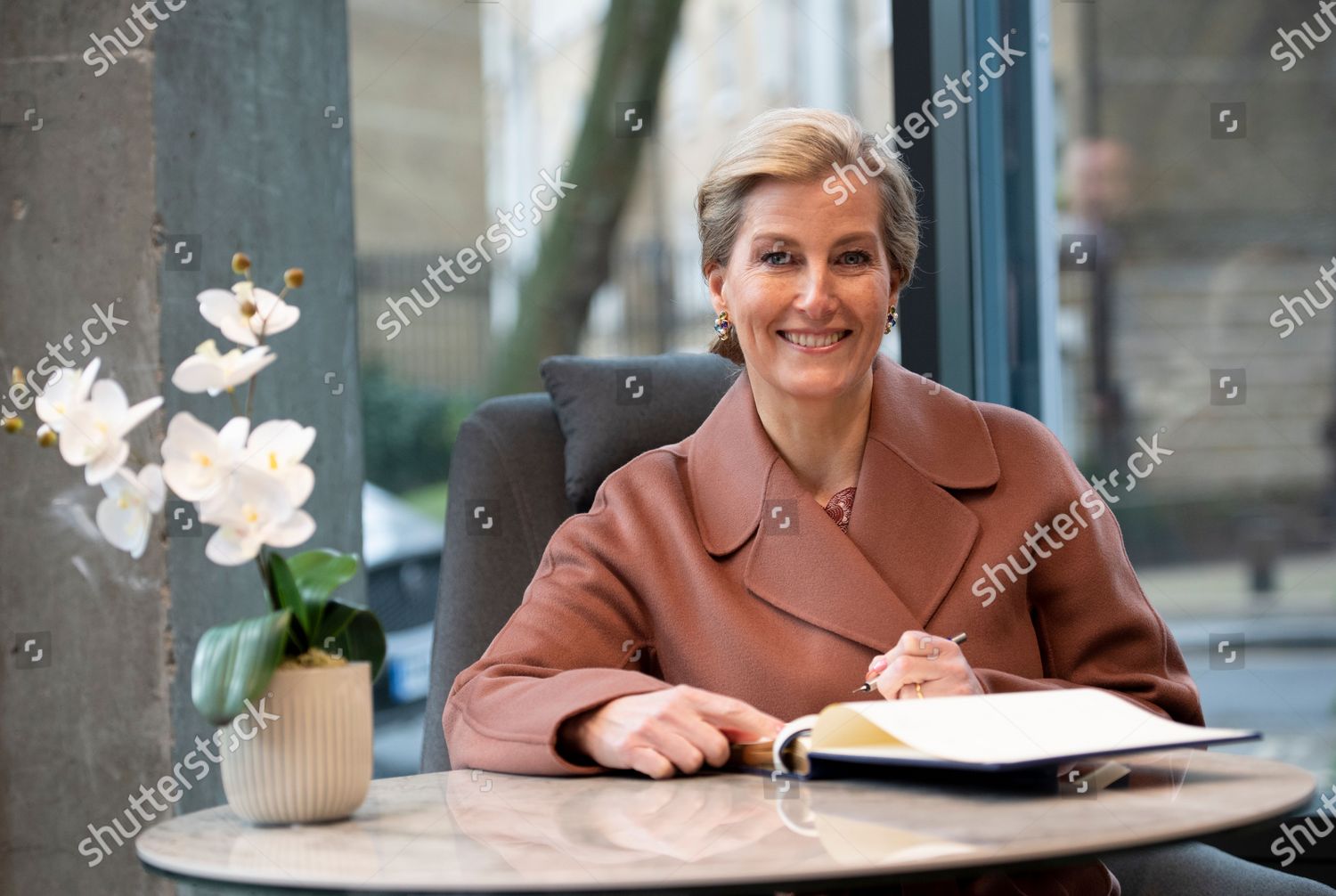 CASA REAL BRITÁNICA - Página 33 Sophie-countess-of-wessex-opens-a-new-studio-for-central-school-of-ballet-london-uk-shutterstock-editorial-10568616at