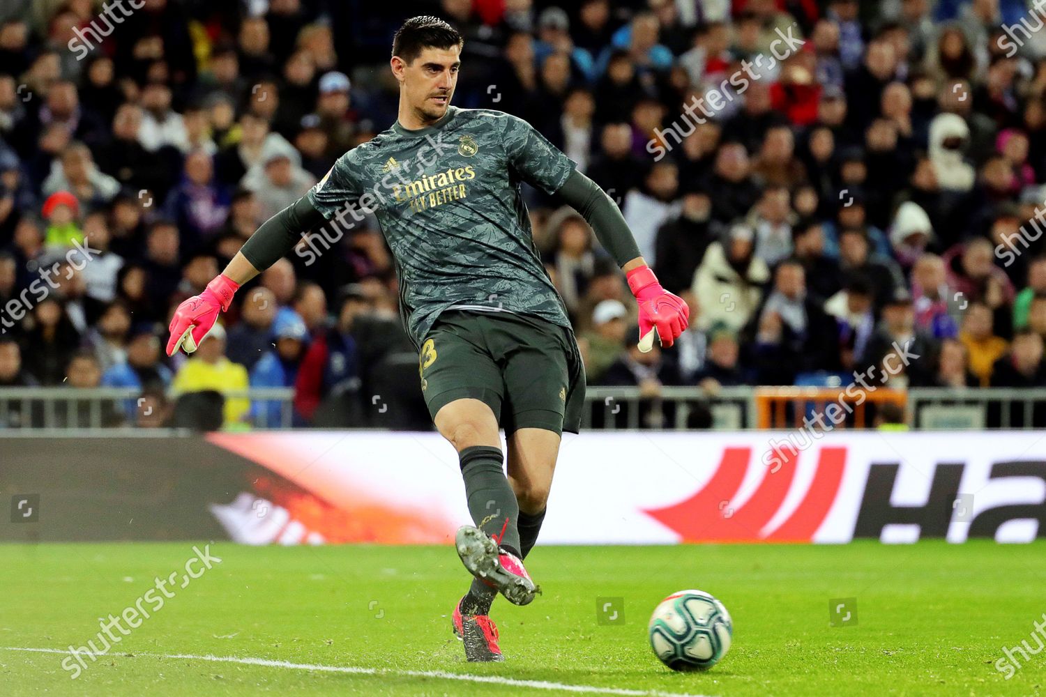 Real Madrids Goalkeeper Thibaut Courtois Action Editorial Stock Photo ...