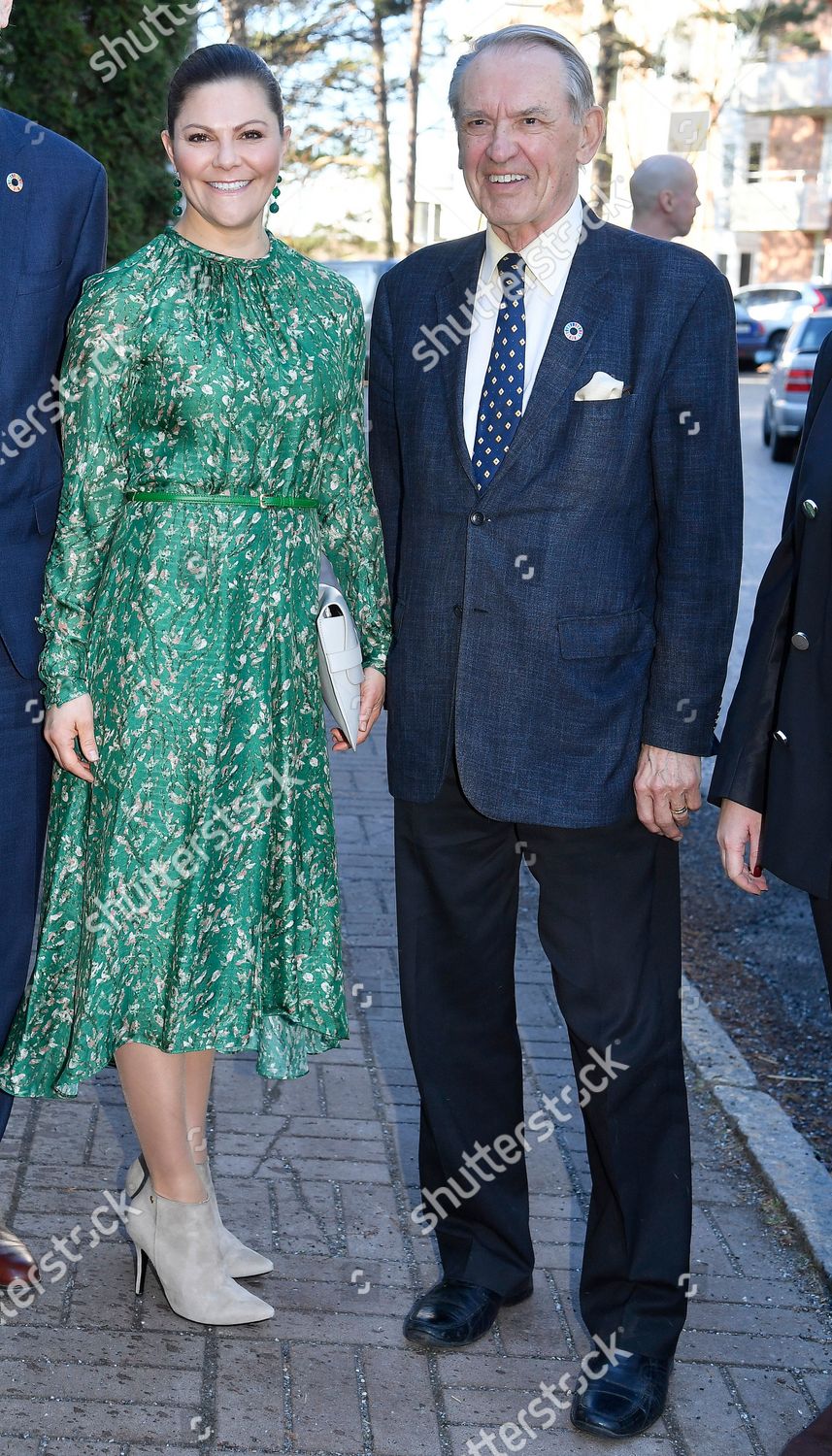 CASA REAL DE SUECIA - Página 34 Crown-princess-victoria-visits-the-international-peace-research-institute-solna-sweden-shutterstock-editorial-10575626h