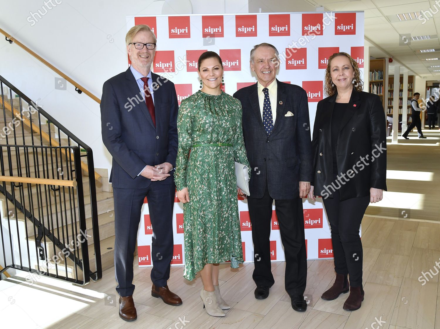 CASA REAL DE SUECIA - Página 35 Crown-princess-victoria-visits-the-international-peace-research-institute-solna-sweden-shutterstock-editorial-10575626m