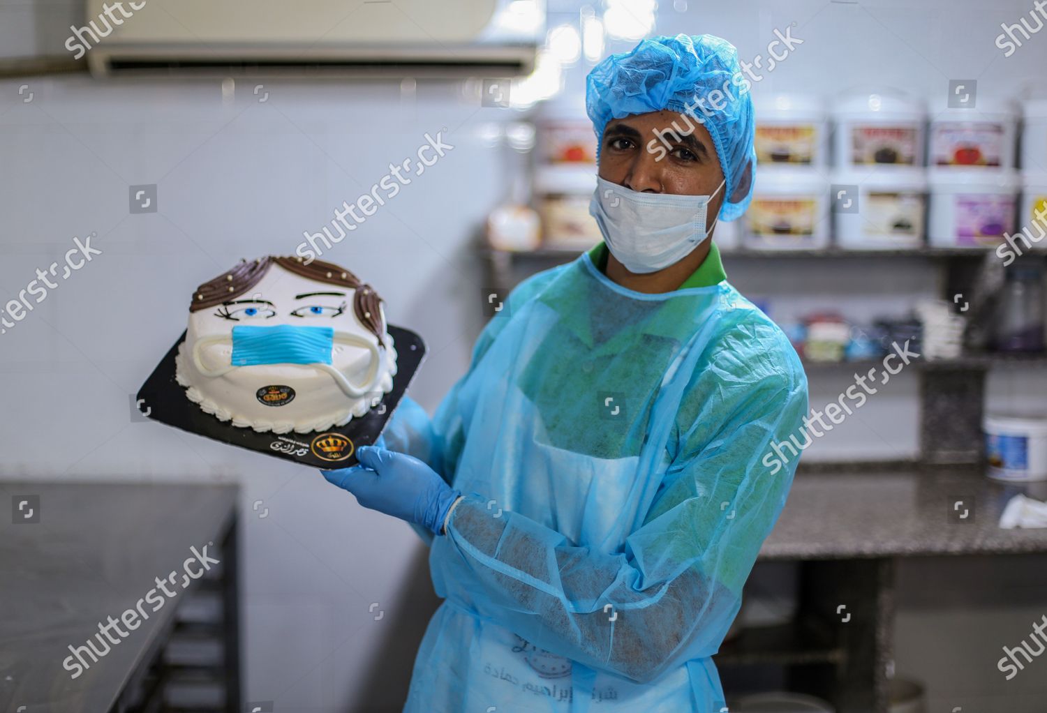 Donutshaped Cake Wearing Face Mask During 新闻传媒库存照片 库存图片 Shutterstock Shutterstock Editorial