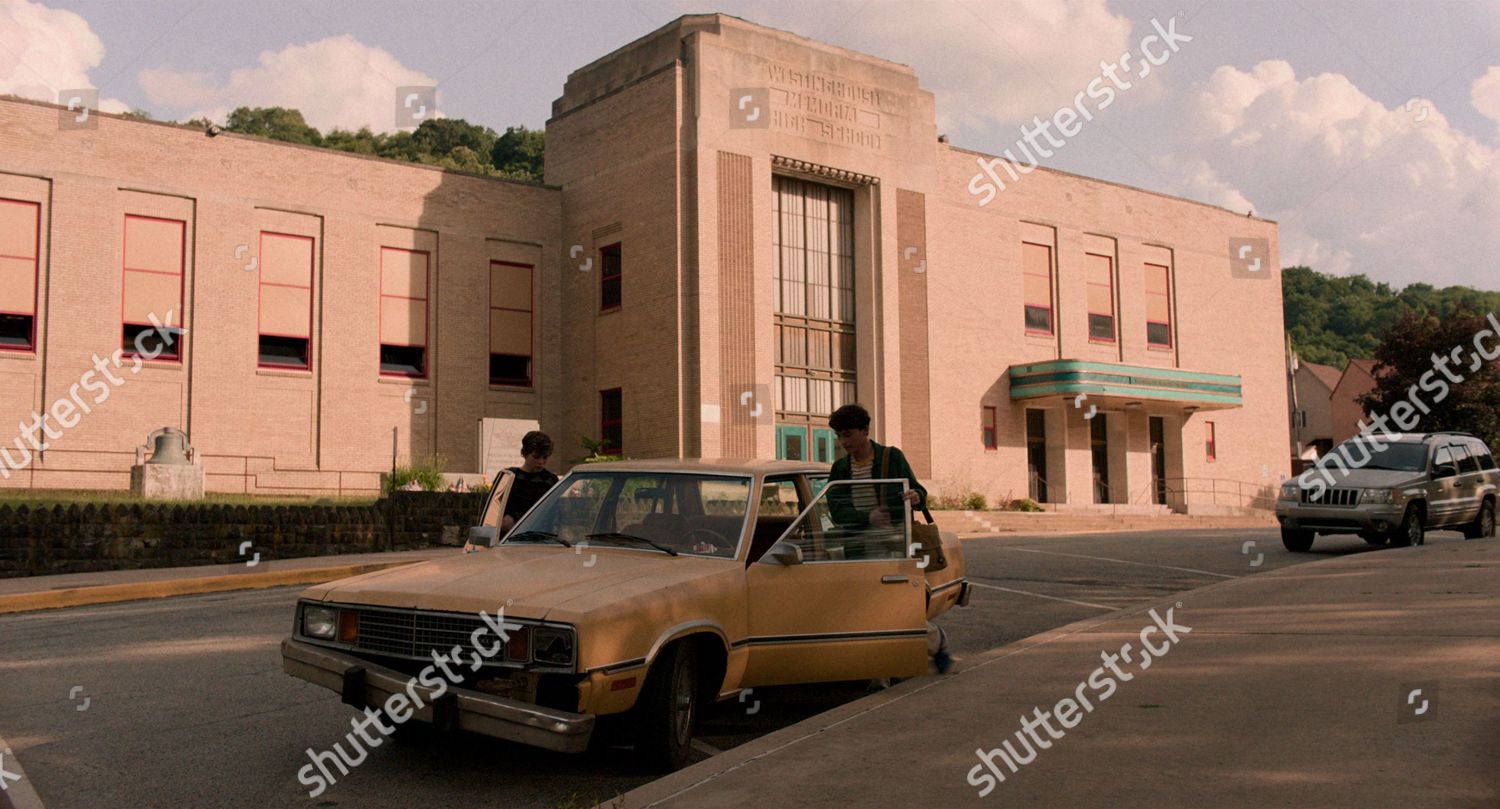 Sophia Lillis Sydney Novak Wyatt Oleff Stanley Redaktionelles Stockfoto Stockbild Shutterstock