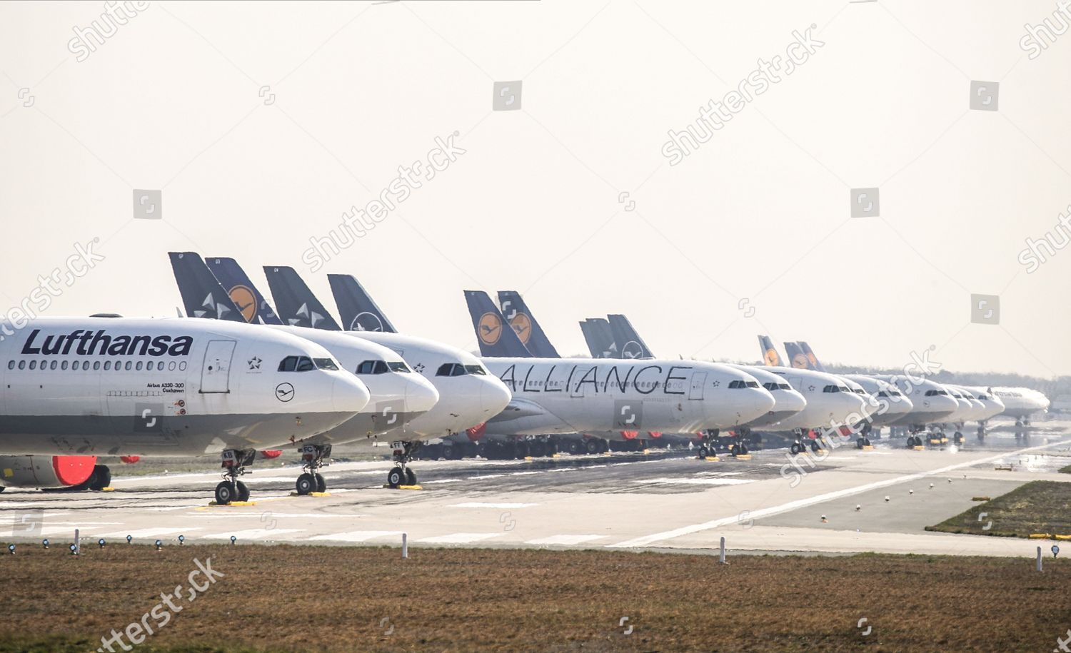 Engines Lufthansa Airplanes Covered Plastic Foil -aiheista toimituksellista  kuvaa – toimituksellinen arkistovalokuva – Arkistokuva | Shutterstock