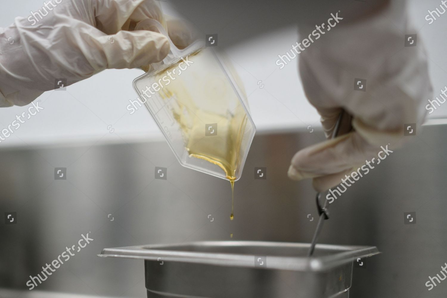 Eva Johnston Prepares Chocolate Frosting She Editorial Stock Photo