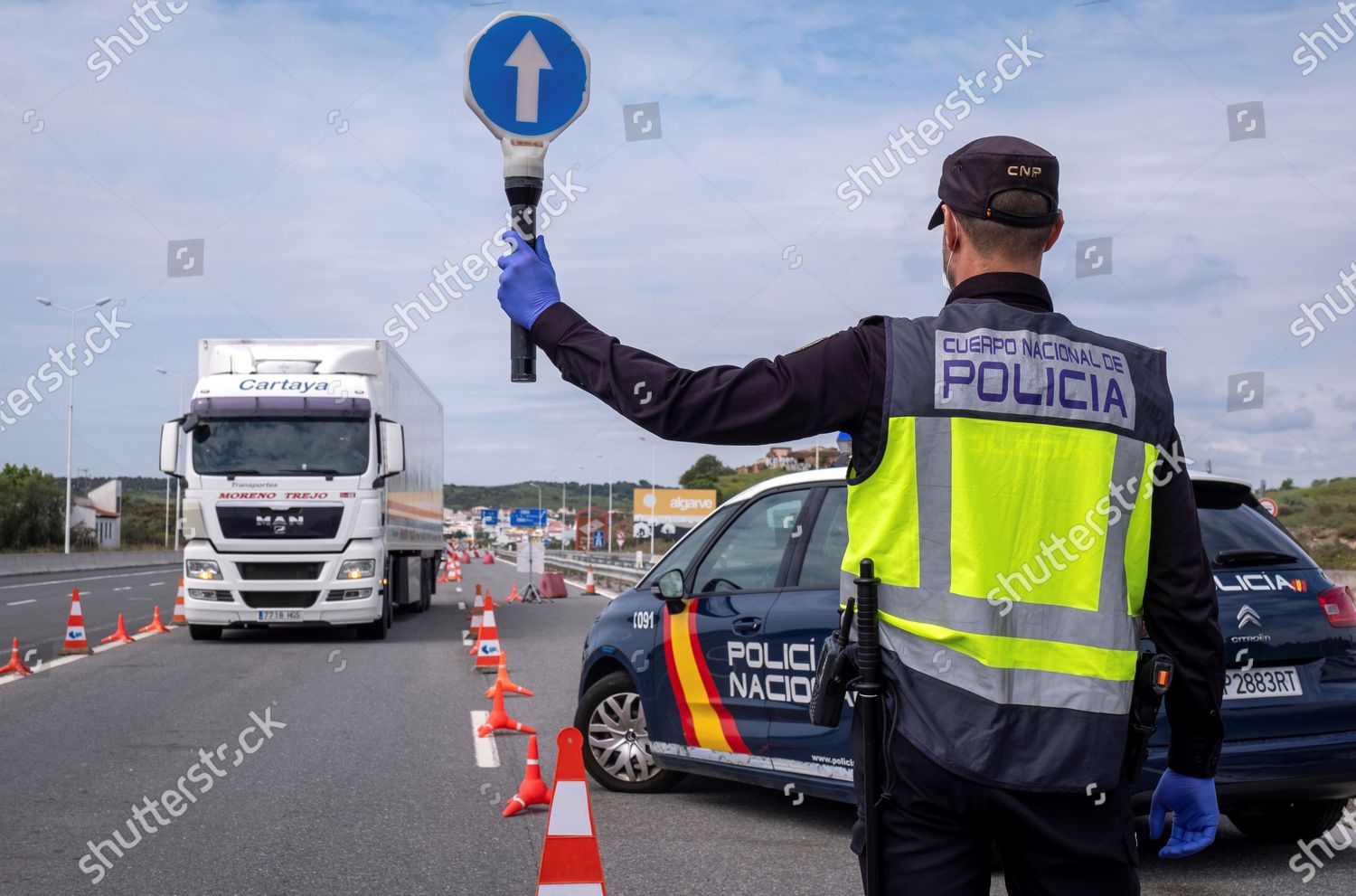 Spanish National Police Signals Truck Driver Stop Redaktionelles Stockfoto Stockbild Shutterstock