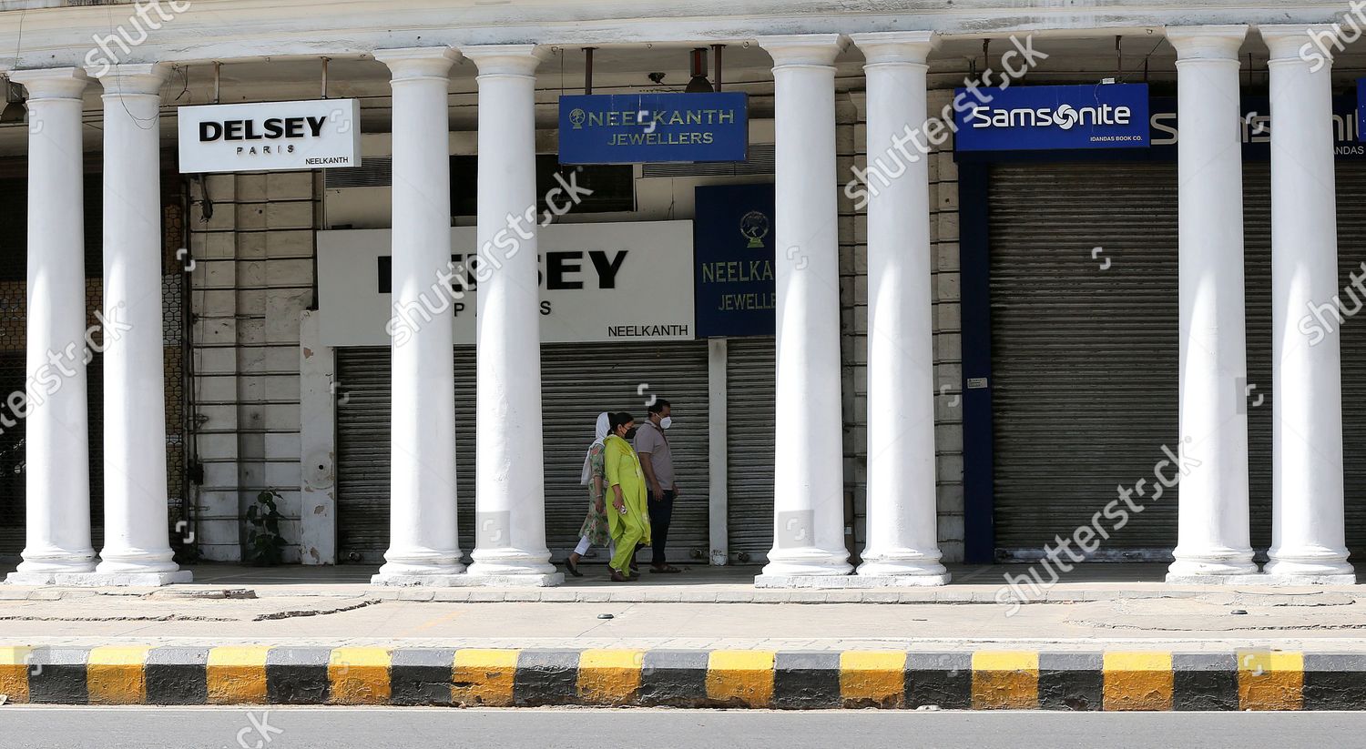 samsonite connaught place