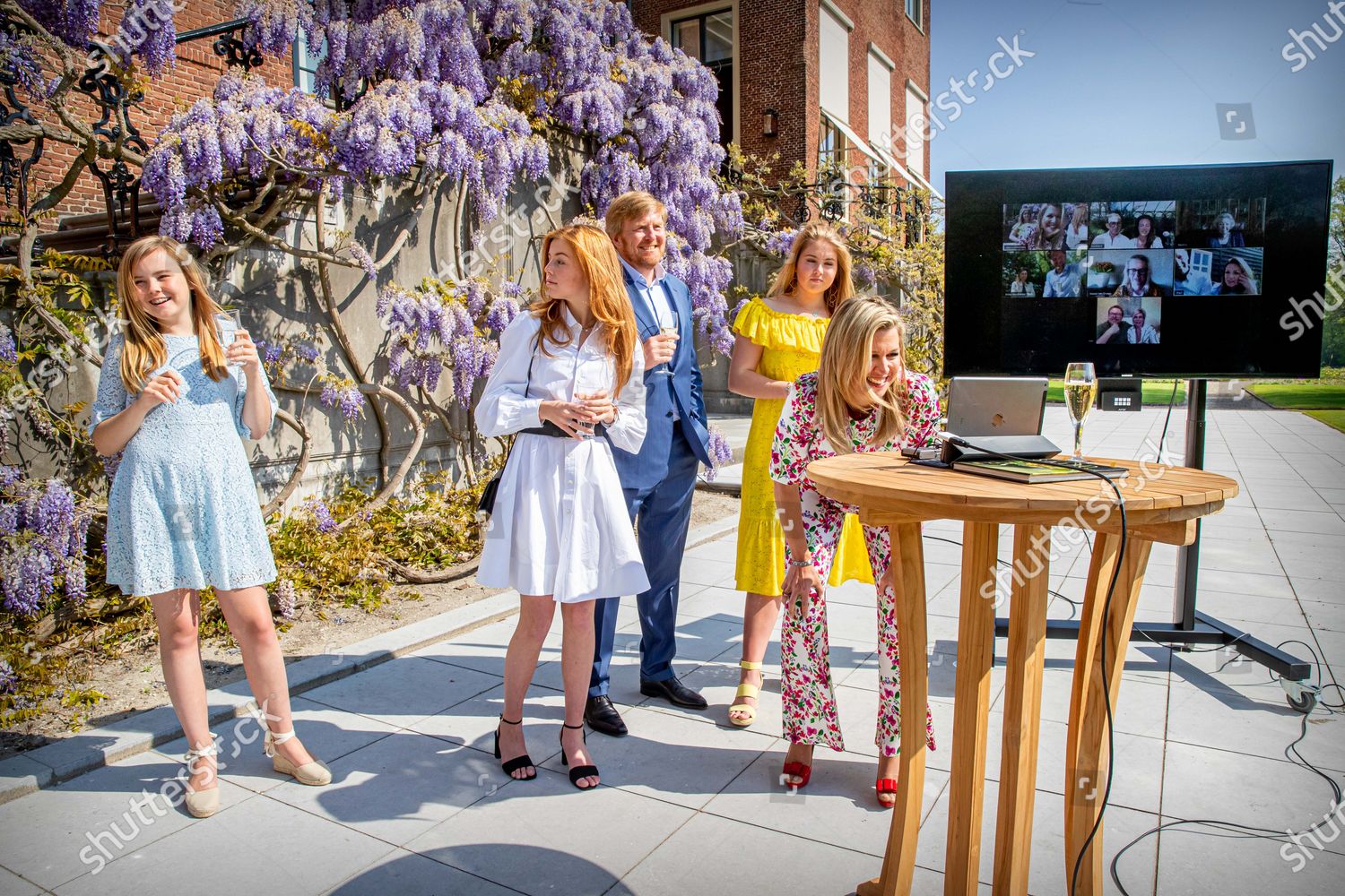 CASA REAL HOLANDESA - Página 26 Kingsday-celebrations-the-hague-netherlands-shutterstock-editorial-10625969dm