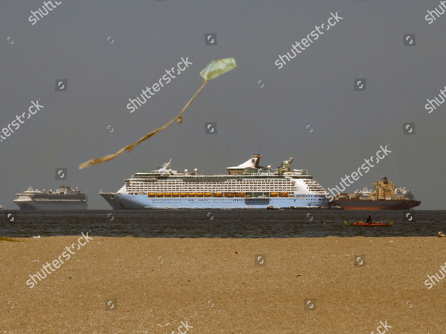 cruise ship kite flying