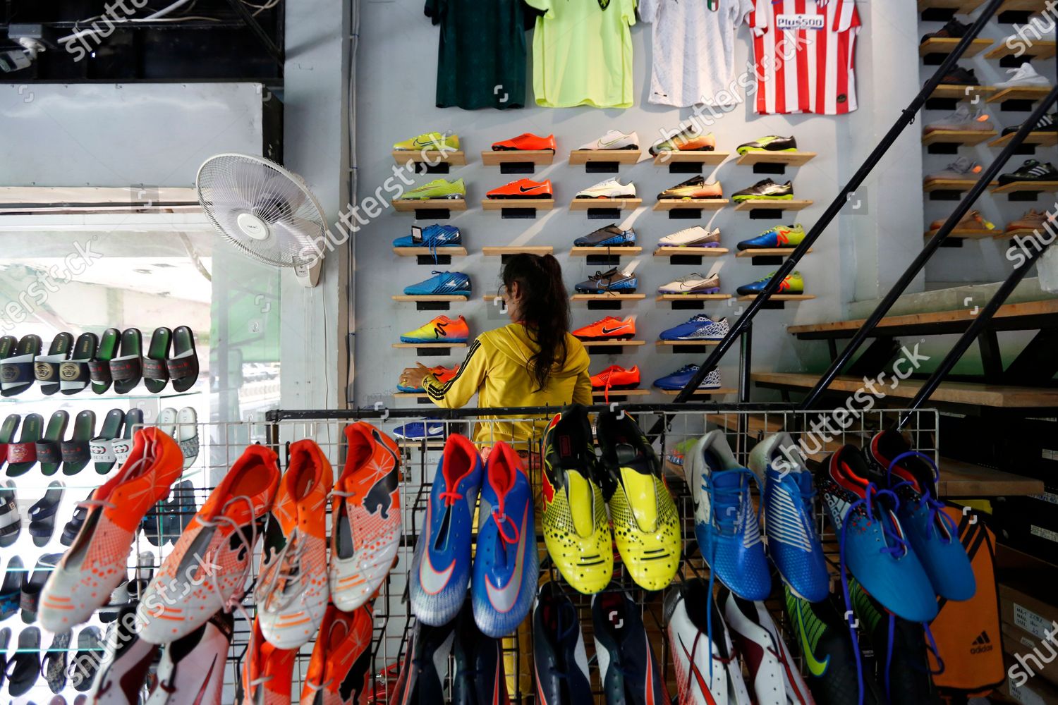 Cambodian Worker Cleans Shoes Shop Phnom Editorial Stock Photo - Stock ...