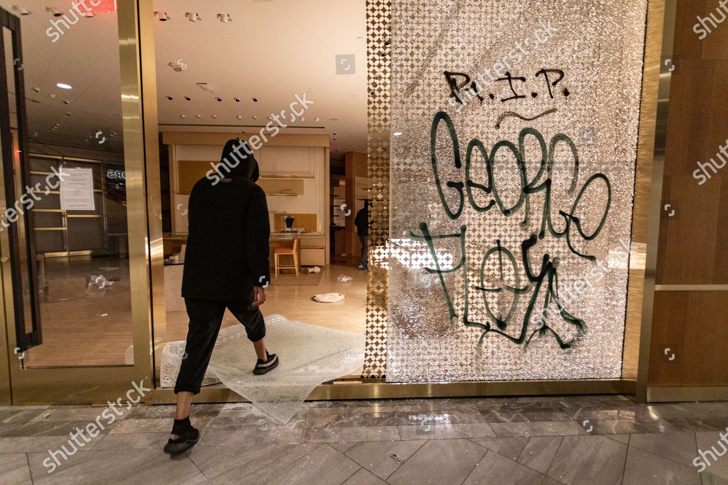 Looter Inside Louis Vuitton Inside Copley Editorial Stock Photo