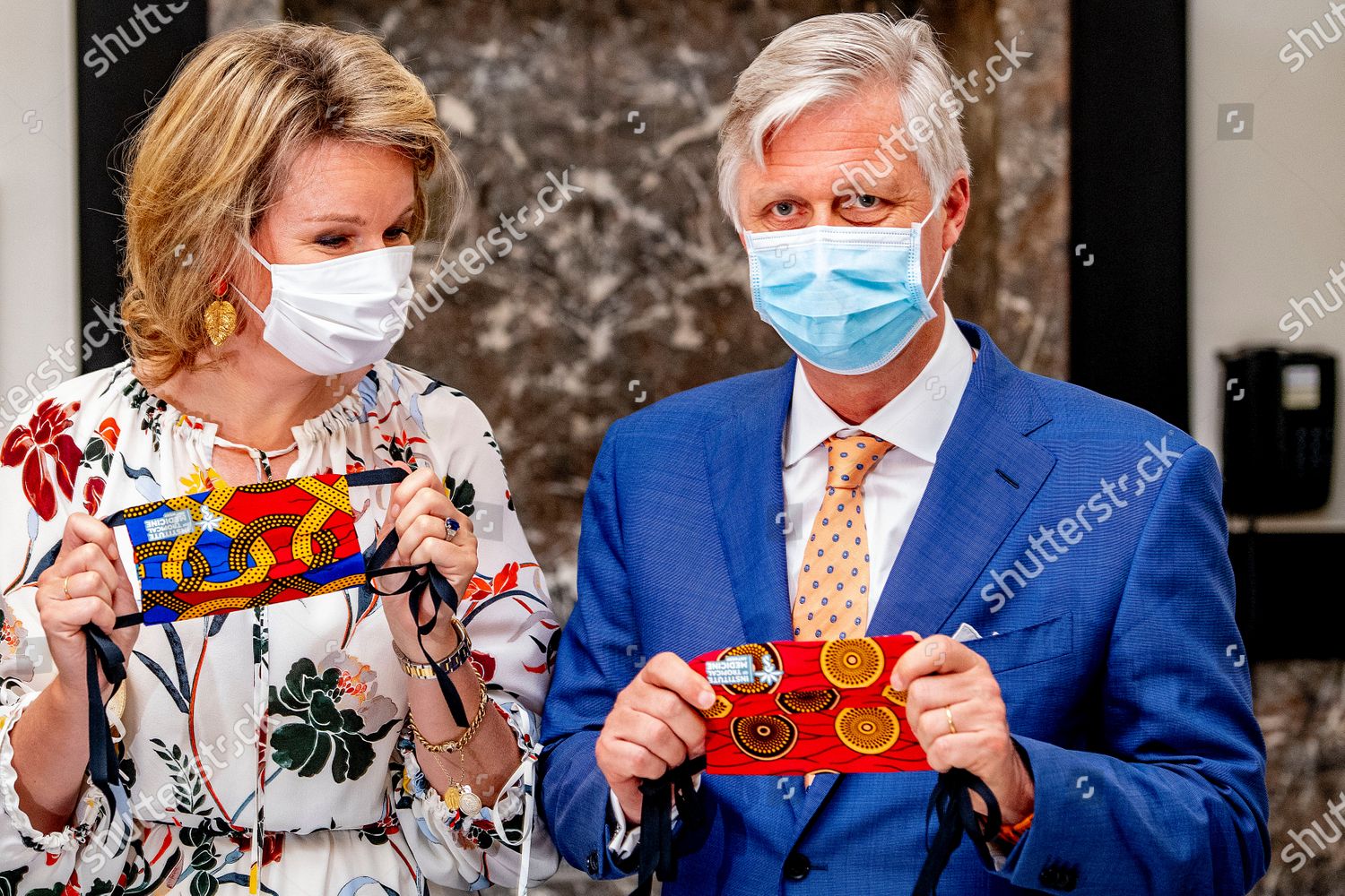 CASA REAL BELGA - Página 15 Queen-mathilde-and-king-philippe-visit-the-institute-of-tropical-medicine-antwerp-belgium-shutterstock-editorial-10688397ae