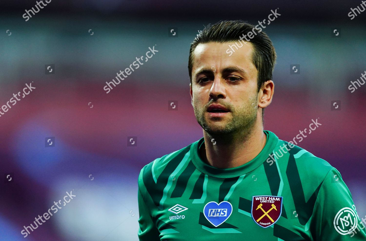 Dziennikarskie Zdjecia Stockowe Goalkeeper Lukasz Fabianski West Ham Zdjecia Stockowe Shutterstock